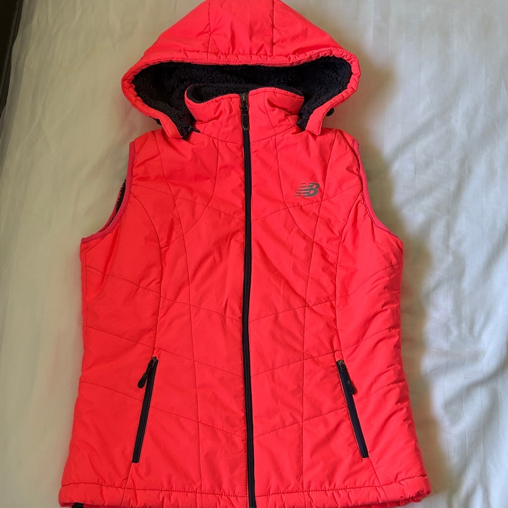 New Balance Coral Sherpa lined Vest zip off hood EUC